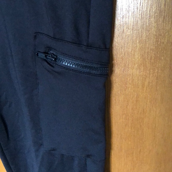 Multi pocket athletic leggings - Picture 3 of 4